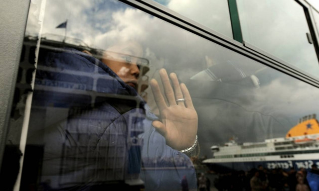 Με το «σταγονόμετρο» περνούν οι πρόσφυγες στα Σκόπια