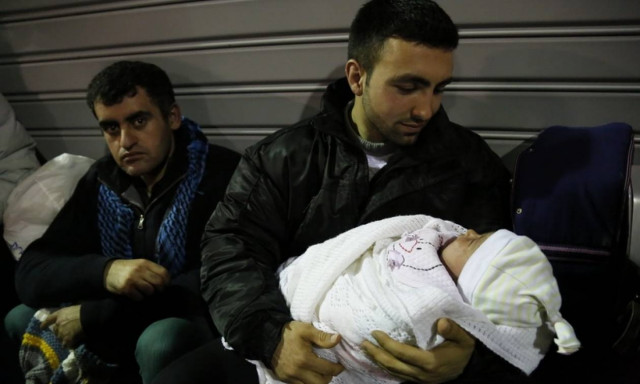 Στην Κοζάνη 200 πρόσφυγες που έφθασαν από την Αθήνα και έχουν προορισμό την Ειδομένη