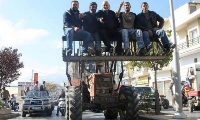 Το μεσημέρι η συνάντηση Τσίπρα με τους αγρότες