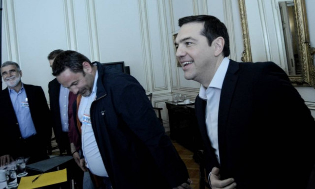 Ικανοποίηση στην κυβέρνηση από τη συνάντηση με τους αγρότες