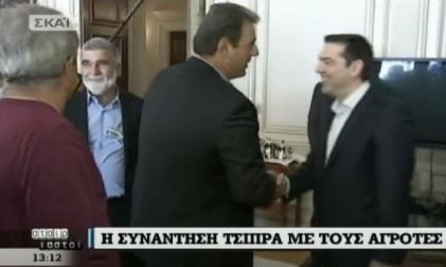 Ο Τσίπρας, οι αγρότες και η... καρότσα! (vid)