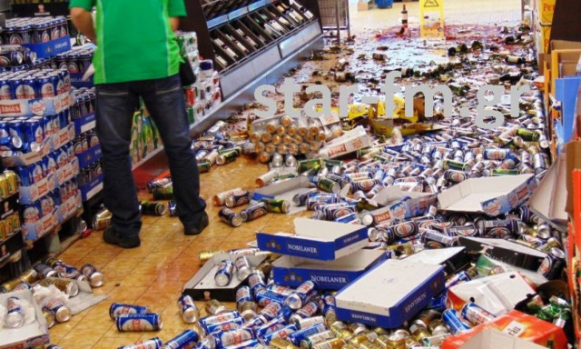 Χαμός στο σούπερ μάρκετ: Δεν θα πιστεύετε γιατί τα έκανε γυαλιά καρφιά ο εκπαιδευτικός