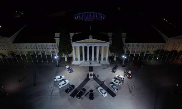 Εικαστική έκθεση The Mercedes-Benz “Circle of Art” Exhibition