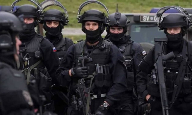 Σλοβενία: Η Βουλή εξουσιοδότησε την ανάπτυξη στρατευμάτων για τον έλεγχο των προσφυγικών ροών