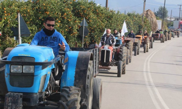 Μπλόκα αγροτών: Στον Προμαχώνα αγροτοσυνδικαλιστές από την Ιεράπετρα