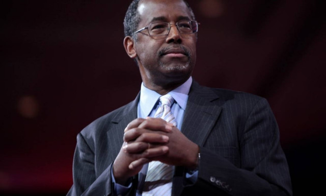 «Θύελλα» με τη δήλωση του Ρεπουμπλικανού Μπεν Κάρσον ότι Ομπάμα «ανατράφηκε ως λευκός»