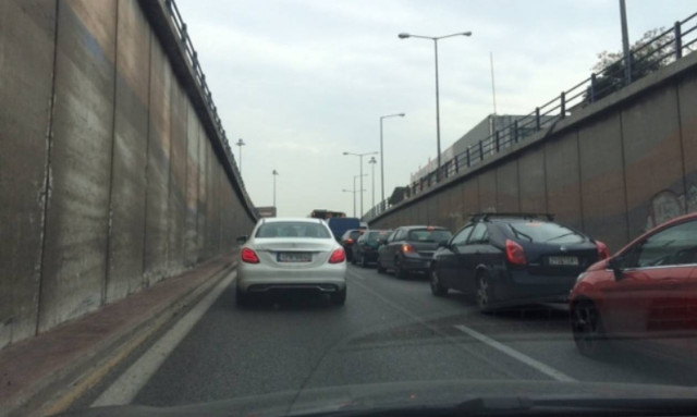 ΤΩΡΑ: Κυκλοφοριακό «έμφραγμα» στην Εθνική Οδό Αθηνών - Λαμίας