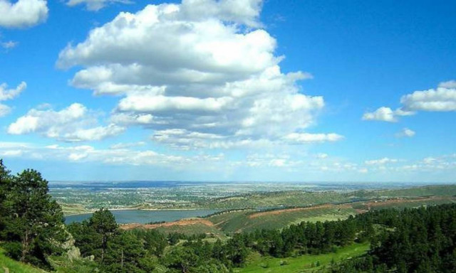 Βελτιώνεται ο καιρός την Πέμπτη – Δείτε πού θα σημειωθούν τοπικές βροχές (pics)