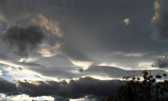 Συννεφιασμένος ο καιρός της Παρασκευής - Δείτε που θα σημειωθούν βροχές και καταιγίδες (pics)