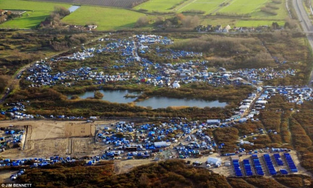 Ξεκίνησε η κατεδάφιση της «Ζούγκλας του Καλαί» στη Γαλλία (vid)