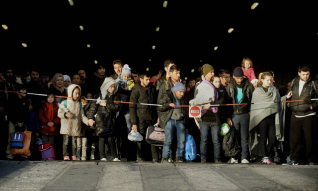 «Βουλιάζει» η Μυτιλήνη: Μόλις 150 από τους 3.000 πρόσφυγες θα αναχωρήσουν για Πειραιά