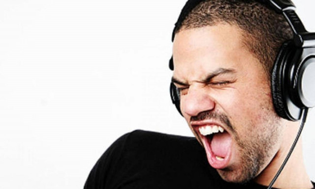 Προσοχή! Δες πώς μπορείς να κουφαθείς από τη... μουσική