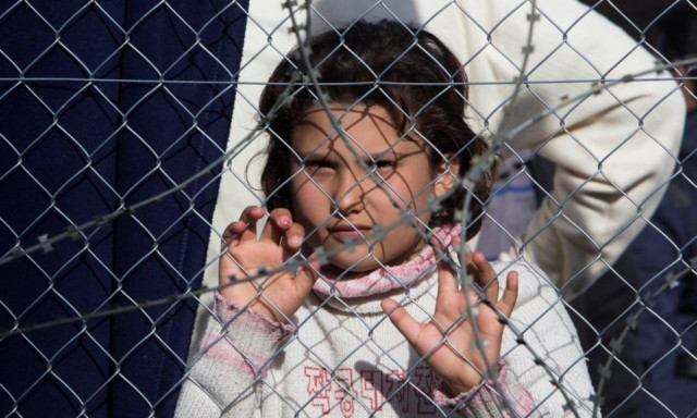 Greek Red Cross distributes food, water to refugees in Athens