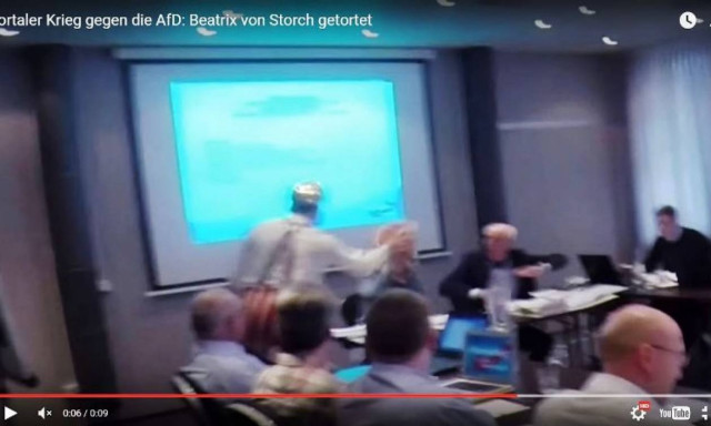 Επίθεση ακτιβιστών κλόουν με τούρτες στα πρόσωπα ακροδεξιών (vid)