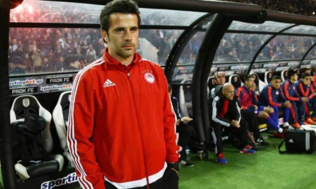 ΠΑΟΚ-Ολυμπιακός: Έριξαν ποτήρι στον Σίλβα! (video)