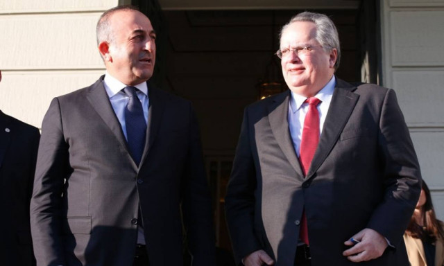 Νίκος Κοτζιάς: Δεν παίζω μπόξ, διεθνές σχέσεις κάνω