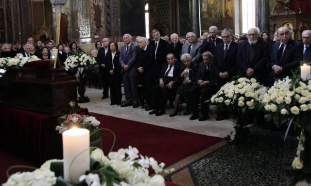 Πλήθος κόσμου στην κηδεία του Παναγιώτη Τέτση