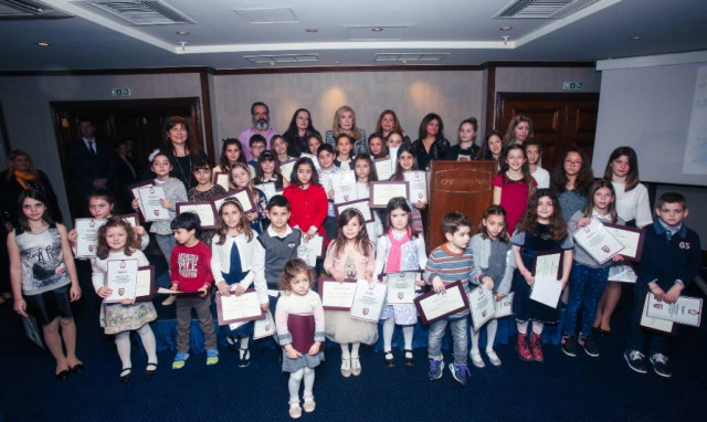 Η Μαριάννα Βαρδινογιάννη τίμησε 44 μικρούς καλλιτέχνες