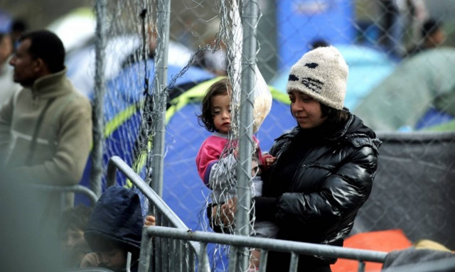 Δεν έχουν τέλος οι προσφυγικές ροές - Χάος στην Ειδομένη με 13.000 εγκλωβισμένους