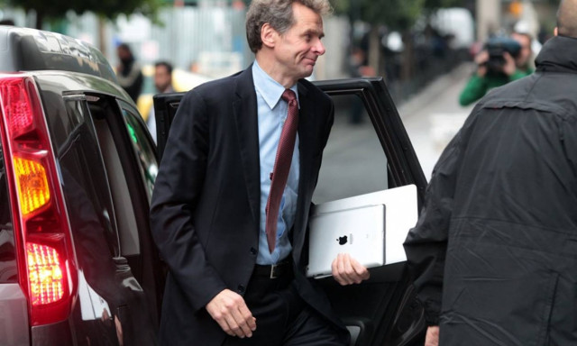 Παρουσία Τόμσεν το απόγευμα το Eurogroup