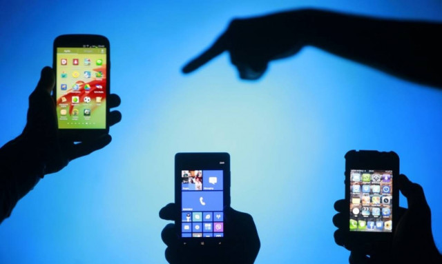 Τι συμβαίνει με τα προφίλ στο Facebook όσων πεθαίνουν;