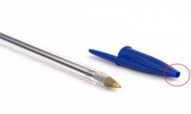 Γιατί το καπάκι του στυλό έχει τρύπα μπροστά; Θα εκπλαγείτε από την απάντηση