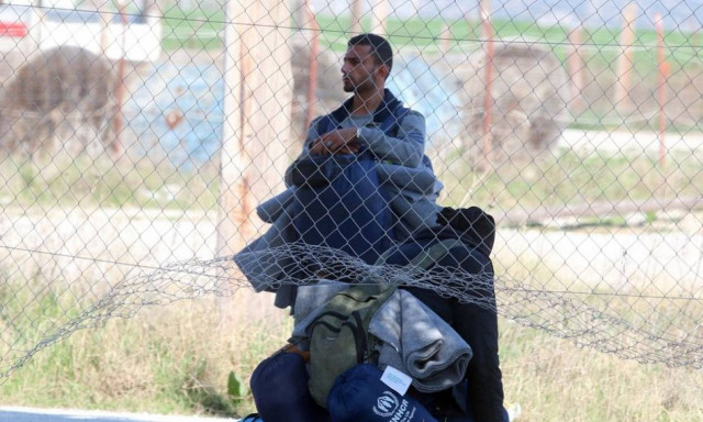 Οδηγός λεωφορείου συνελήφθη για απόπειρα εξαπάτησης προσφύγων