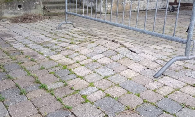 Πανικός στο διαδίκτυο: Ανατριχιαστικό βίντεο δείχνει πεζοδρόμιο να… αναπνέει!