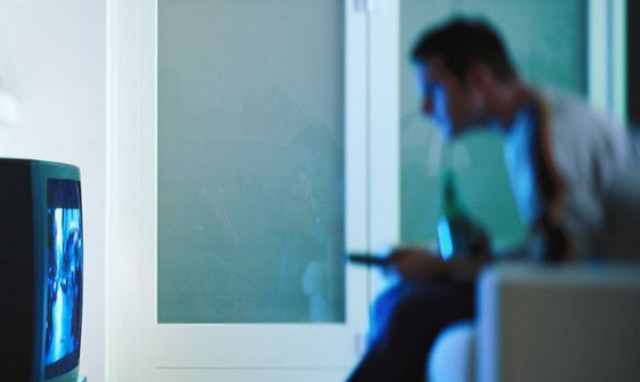 Ανατριχιαστικό: Έθαψε τη σύζυγό του και την είδε στην τηλεόραση δύο χρόνια μετά!