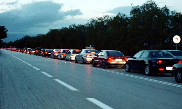 Καθαρά Δευτέρα: Ξεκίνησε η έξοδος των εκδρομέων - Πού έχει κίνηση