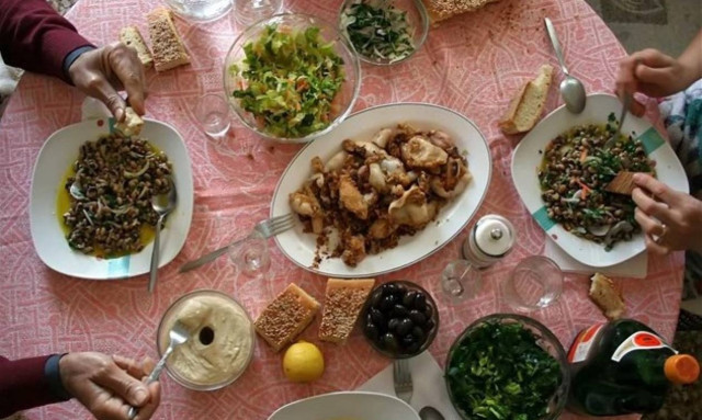 Καθαρά Δευτέρα: Οι κίνδυνοι που κρύβει το σαρακοστιανό τραπέζι