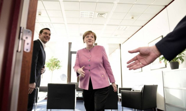 Ο Τσίπρας κρύβεται πίσω από τη Μέρκελ: «Άλλο Ειδομένη, άλλο Βουδαπέστη»