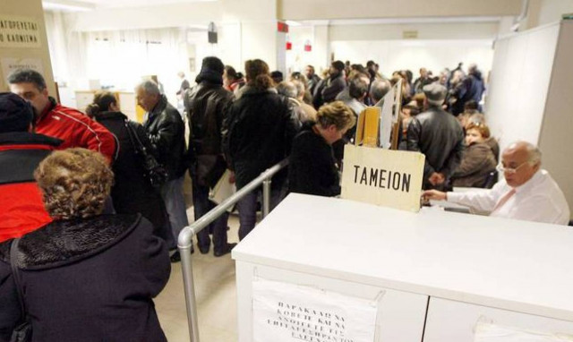 Ασφαλιστικό: Στα 67 έτη θα παίρνουν σύνταξη και οι δημόσιοι υπάλληλοι