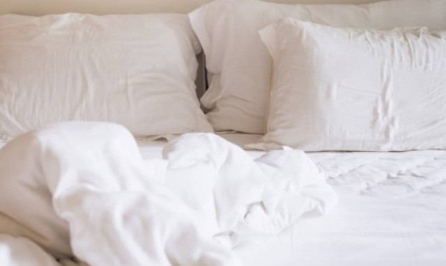 Γιατί δεν πρέπει να στρώνετε ποτέ το κρεβάτι σας;