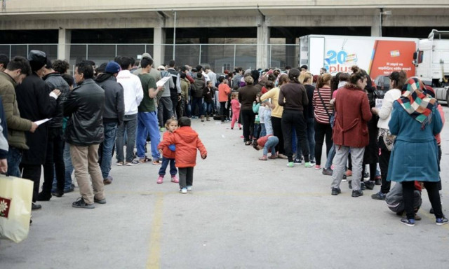 Άφιξη 397 προσφύγων στο λιμάνι της Καβάλας