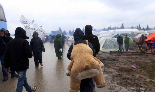 Μαρτυρία – σοκ! Οι Σκοπιανοί έκοψαν τον φράχτη για να στείλουν τους πρόσφυγες πίσω στην Ειδομένη