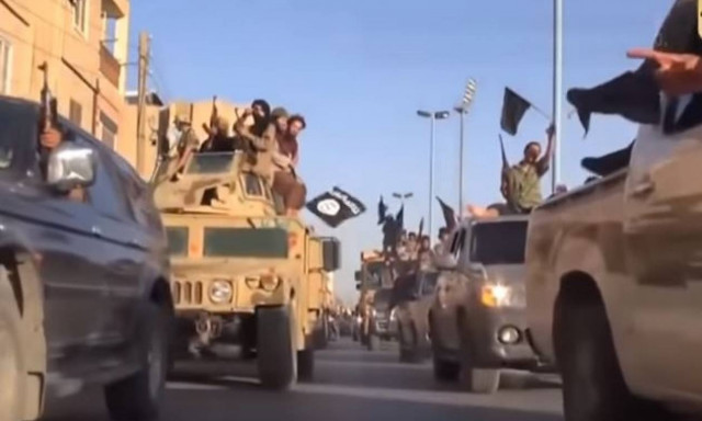 Εικόνες σοκ: Γυναίκες βιντεοσκόπησαν τη ζωή στο προπύργιο των τζιχαντιστών