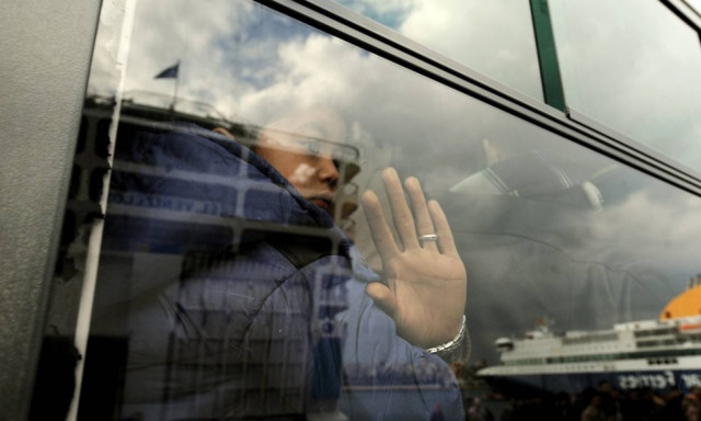 Ανεξέλεγκτη η κατάσταση στον Πειραιά - Στους 3.430 οι πρόσφυγες