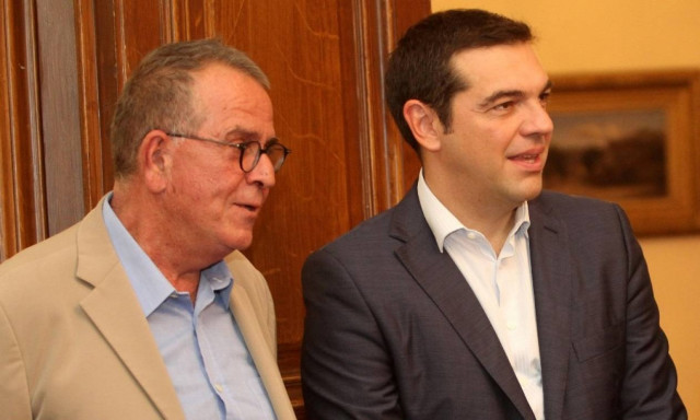 Τσίπρας για Μουζάλα: Μένει μέχρι να φύγει...