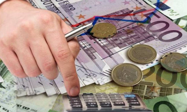 Διαπραγματεύσεις: Μειώνεται το αφορολόγητο για να κλείσει η αξιολόγηση