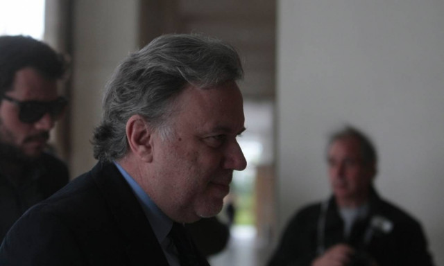 Καρατόμηση της εθνικής σύνταξης - Στα 340 ευρώ για 20 έτη