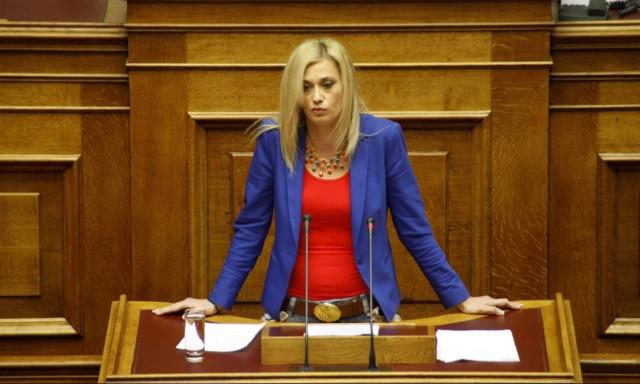 Ραχήλ για Καμμένο: Ο «καραγκιόζης πατριώτης» που τρώει Μουζάλες