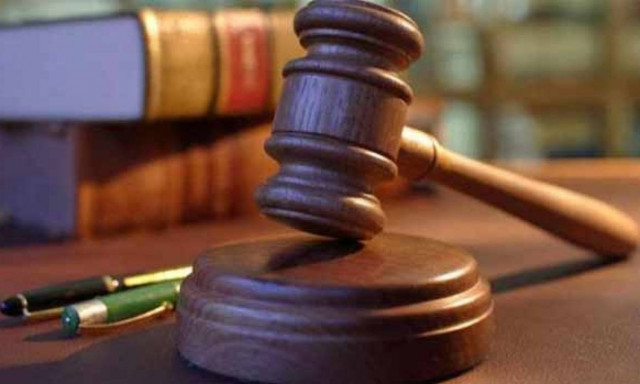 Ποινική δίωξη στον πρώην δήμαρχο Μεσολογγίου για διακίνηση μεταναστών