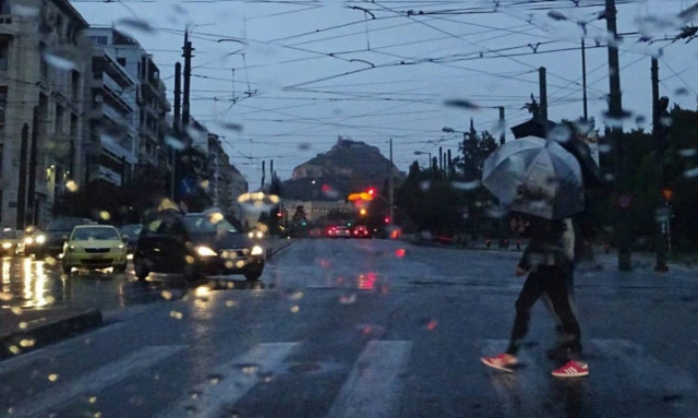 Έκτακτο δελτίο επιδείνωσης καιρού – Ισχυρές καταιγίδες και χαλάζι τις επόμενες ώρες