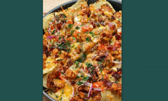 Νachos με κοτόπουλο και τυρί στο φούρνο (βίντεο)