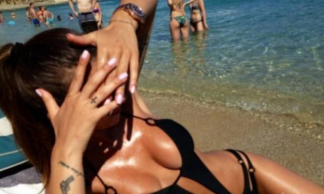 Η πιο σέξι γυμνάστρια στην Ελλάδα σε προκαλεί να γυμναστείς! (photos)