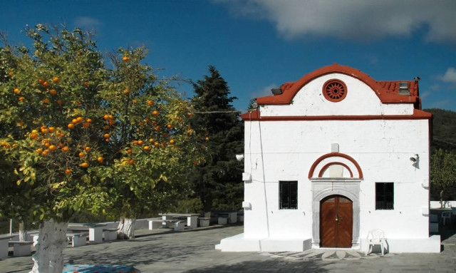 Πανικός σε νεκροταφείο της Ρόδου: Διέκοψαν κηδεία λόγω…