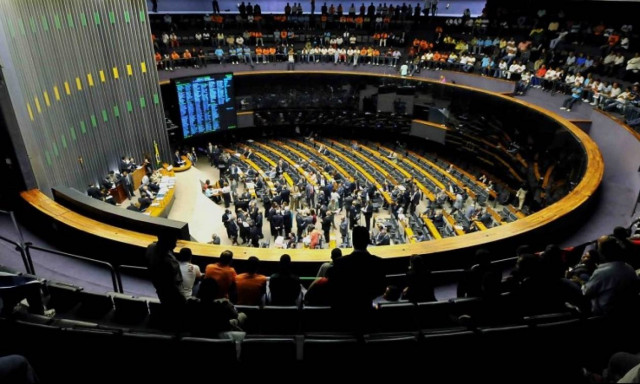 Βραζιλία: Ιστοσελίδα ερωτικών γνωριμιών προσφέρει έκπτωση σε… βουλευτές για να «ξεδίνουν»!