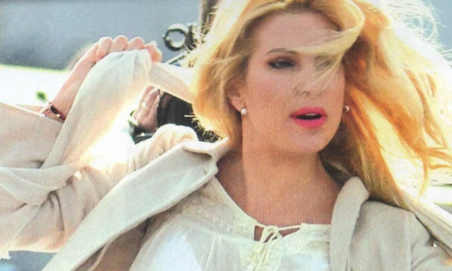 Το σέξι... ατύχημα της Ελένης Μενεγάκη που έκαψε τα φλας! (photos)