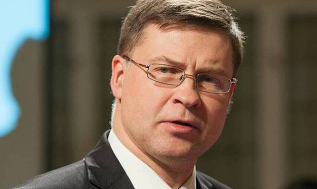 Ντομπρόβσκις προς Αθήνα: Πάρτε μέτρα για το φορολογικό και το ασφαλιστικό